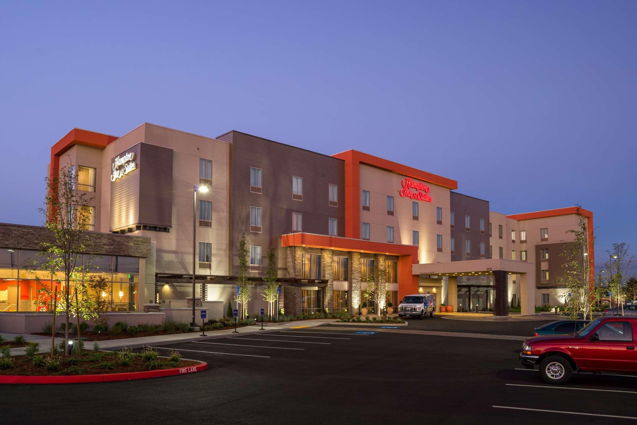 Hampton Inn & Suites Portland/Vancouver Exterior photo